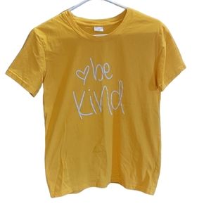 MOMS CARE Be Kind Tee Shirt